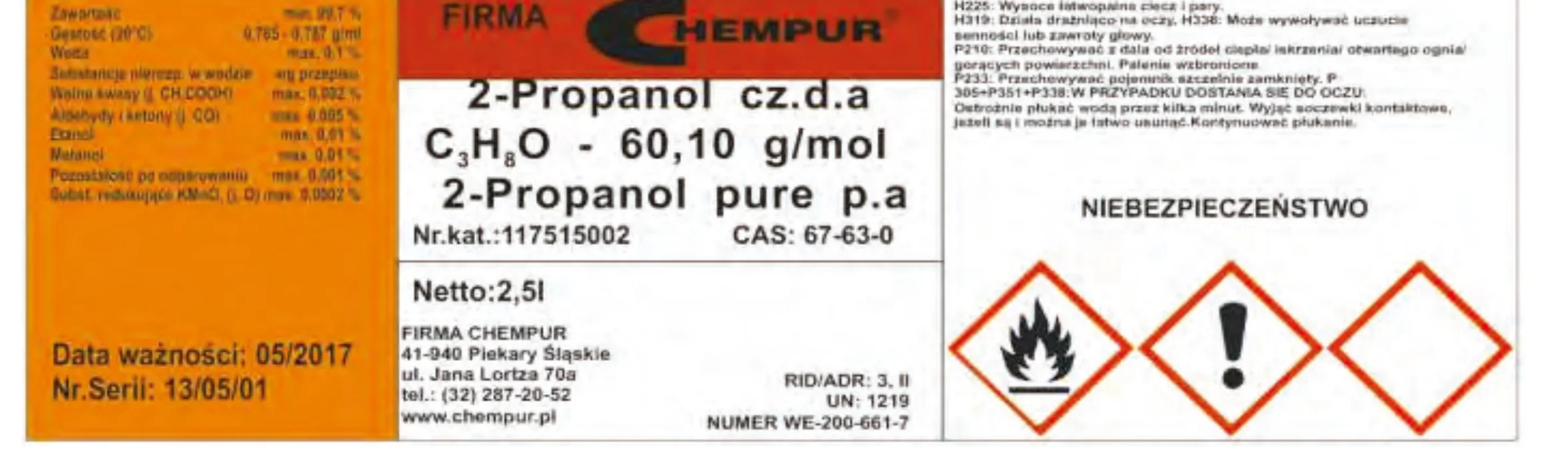 Etykieta odczynnika 2-propanol cz.d.a. firmy Chempur z danymi o czystości, datą ważności, numerem serii i piktogramami zagrożeń.