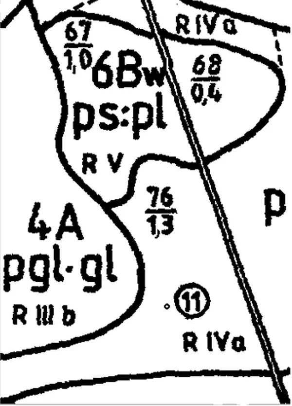 Fragment mapy glebowo-rolniczej z konturami opisanymi 4A pgl-gl i 6Bw ps:pl, klasami RIIIb, RV, RIVa oraz ułamkami numerów i powierzchni konturów