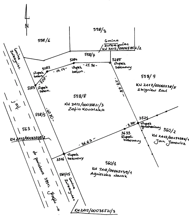 Odręczny szkic działek 558/5-558/9, 560/1, 560/2, 563 z numerami ksiąg wieczystych, słupkami i miarami