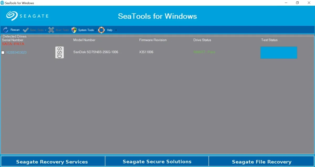 Okno programu SeaTools for Windows z listą wykrytych napędów